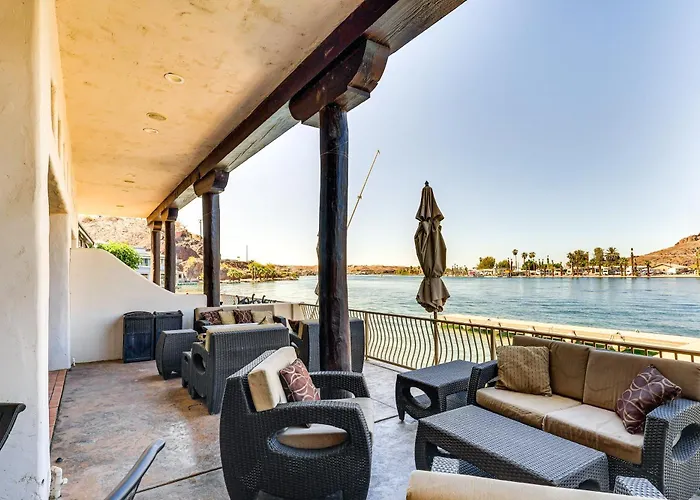 Holiday home Game + Dock: Riverfront Escape In Parker! *