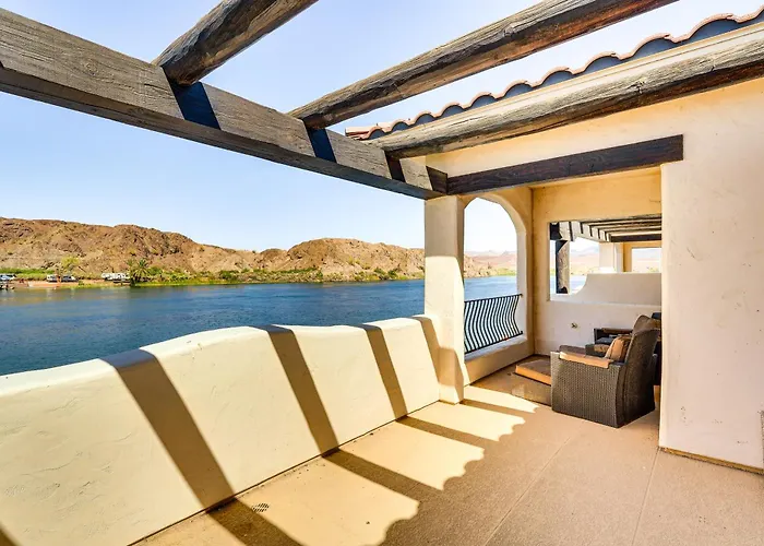 Holiday home Game + Dock: Riverfront Escape In Parker! *